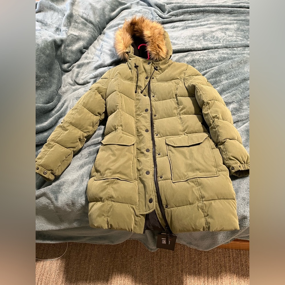 Gerry’s Limited edition women’s winter puffer coat
